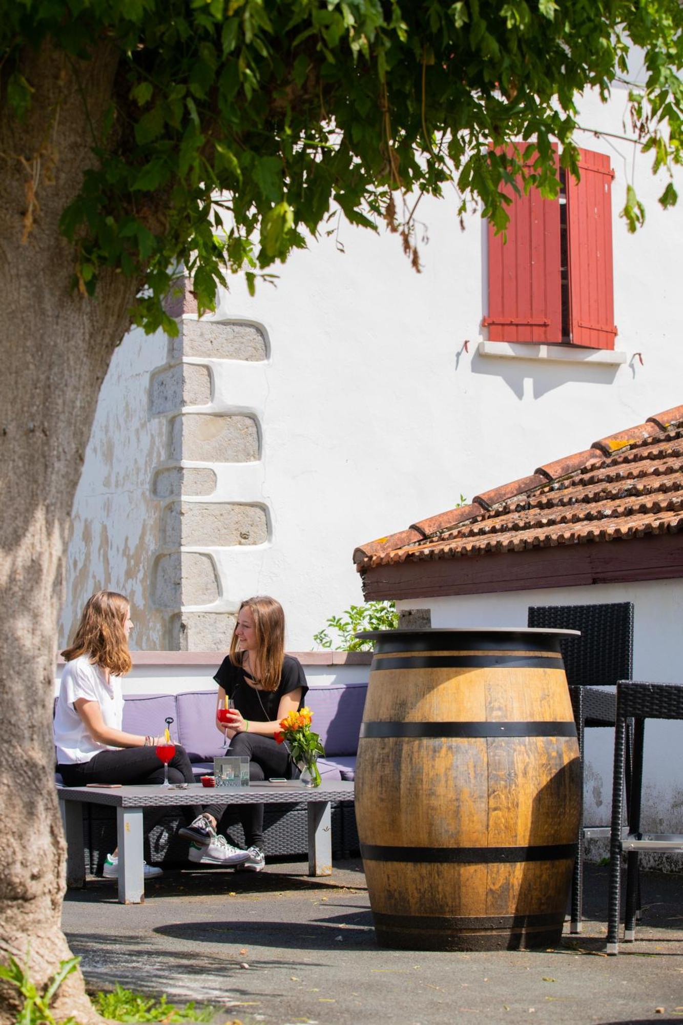 Hotel Restaurant Pecoitz Saint-Jean-Pied-de-Port Exteriör bild