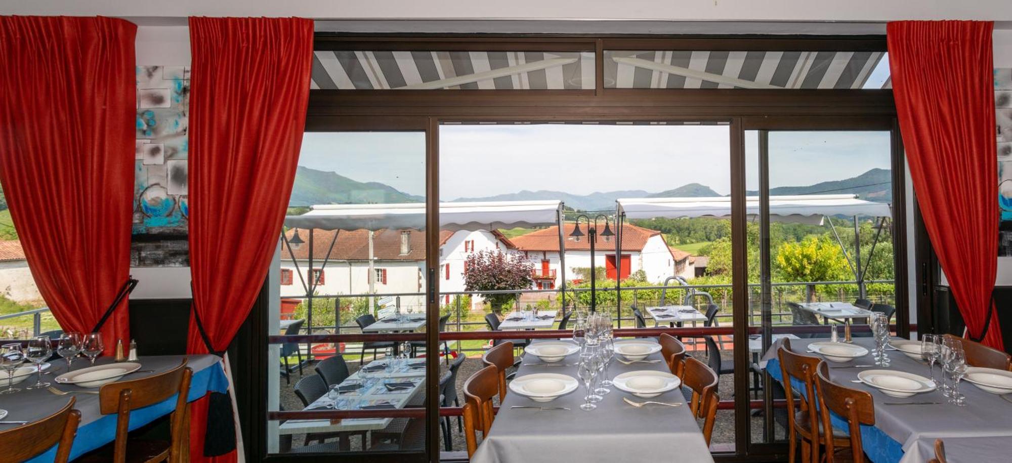 Hotel Restaurant Pecoitz Saint-Jean-Pied-de-Port Exteriör bild